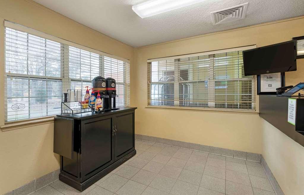 Extended Stay America Select Suites - Newport News - Oyster Point Интериор снимка