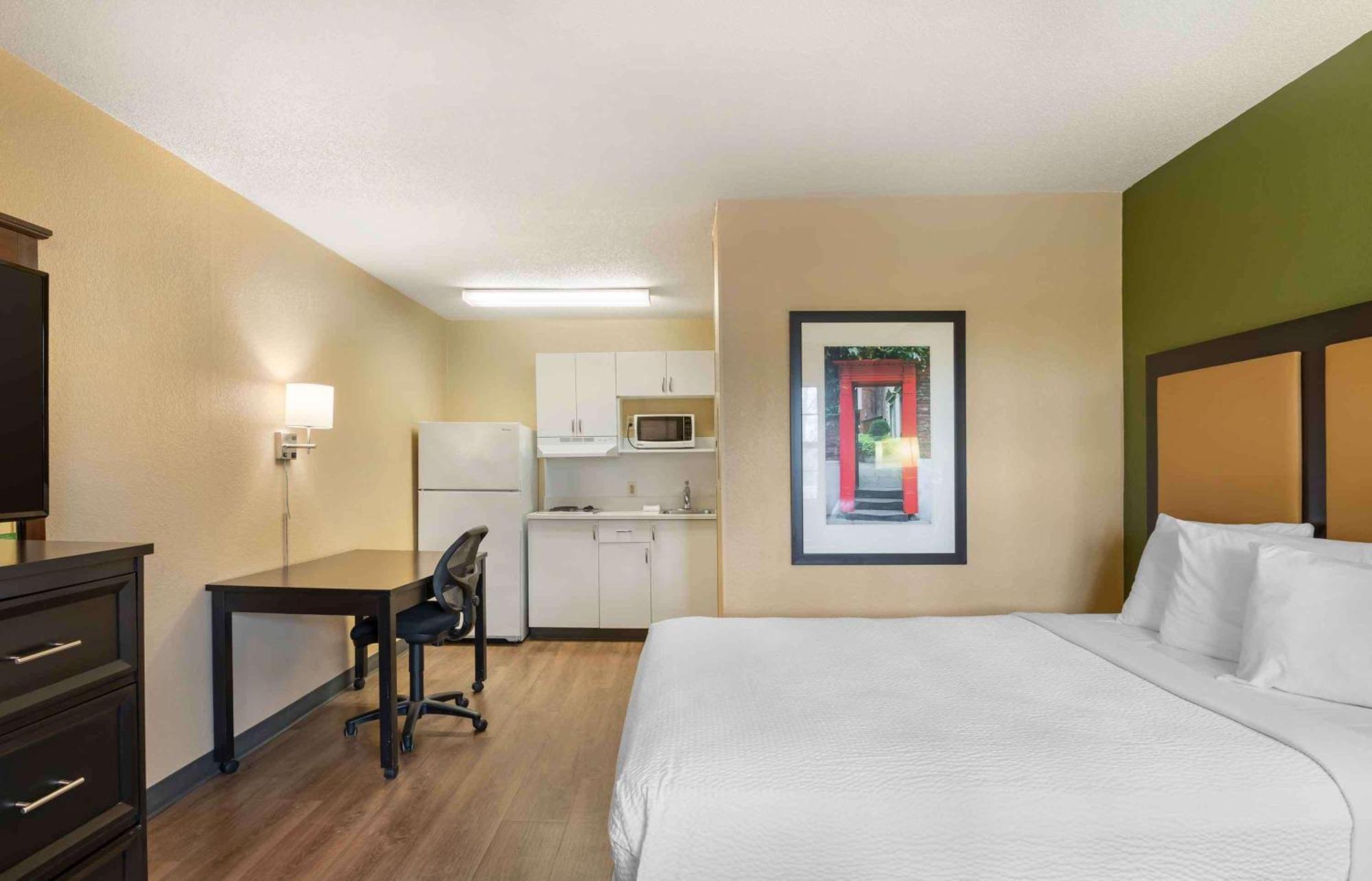 Extended Stay America Select Suites - Newport News - Oyster Point Екстериор снимка