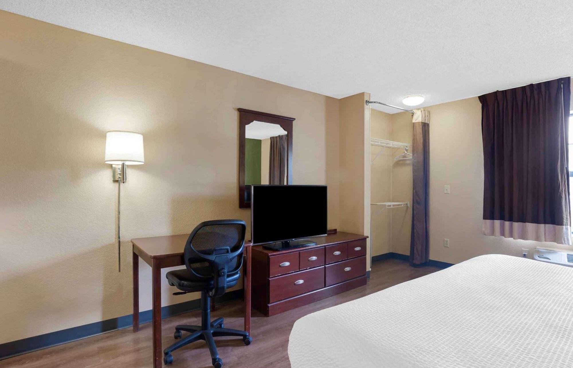 Extended Stay America Select Suites - Newport News - Oyster Point Екстериор снимка