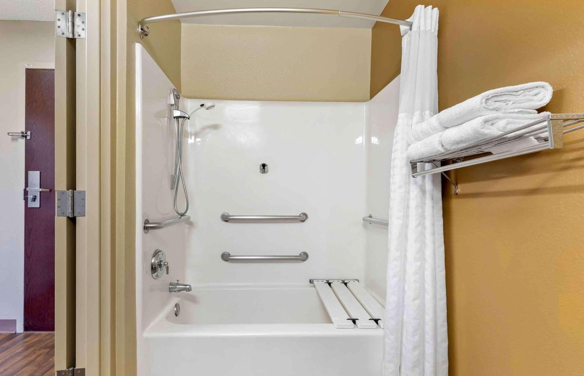 Extended Stay America Select Suites - Newport News - Oyster Point Екстериор снимка