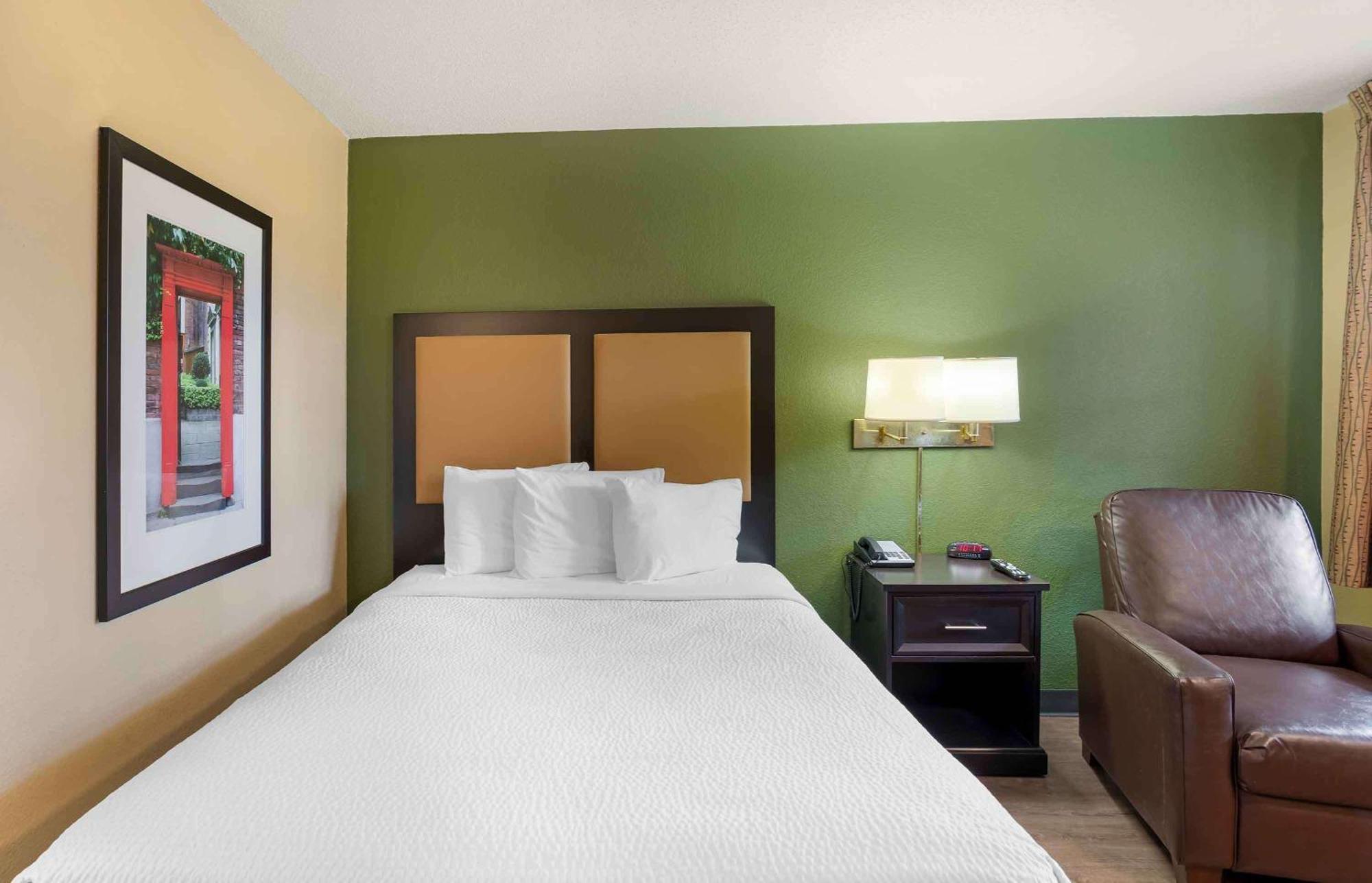 Extended Stay America Select Suites - Newport News - Oyster Point Екстериор снимка