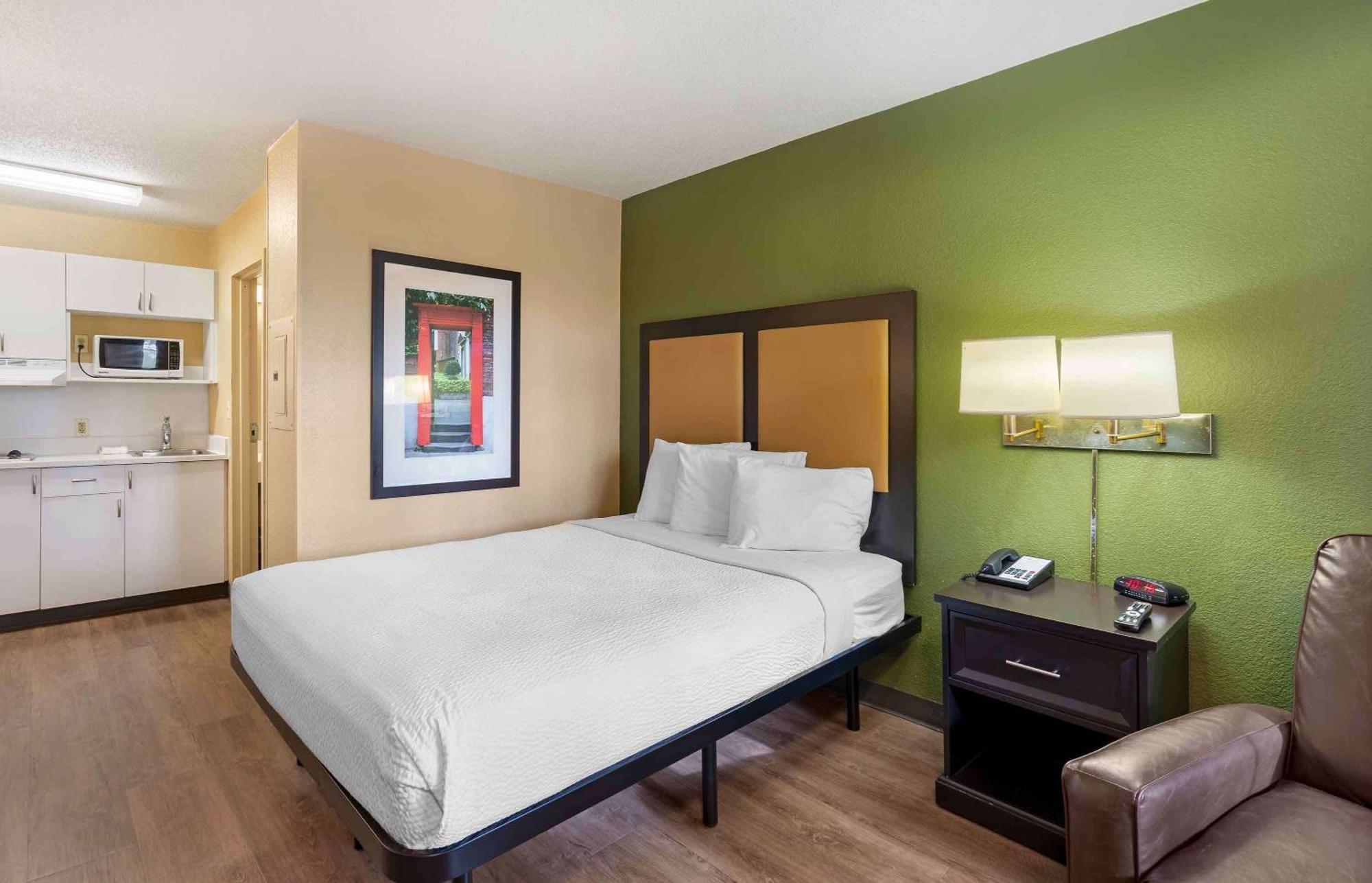 Extended Stay America Select Suites - Newport News - Oyster Point Екстериор снимка