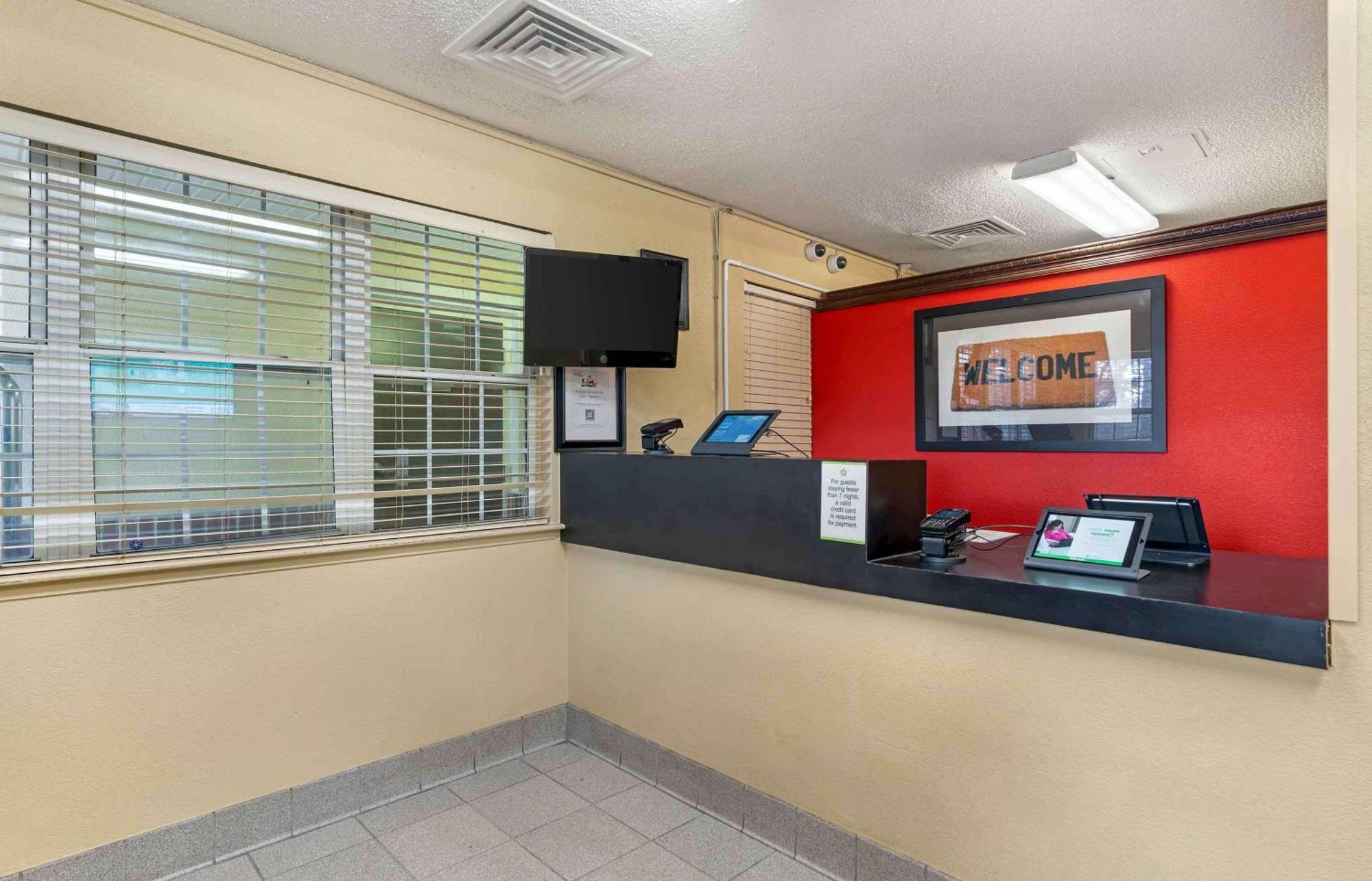 Extended Stay America Select Suites - Newport News - Oyster Point Екстериор снимка