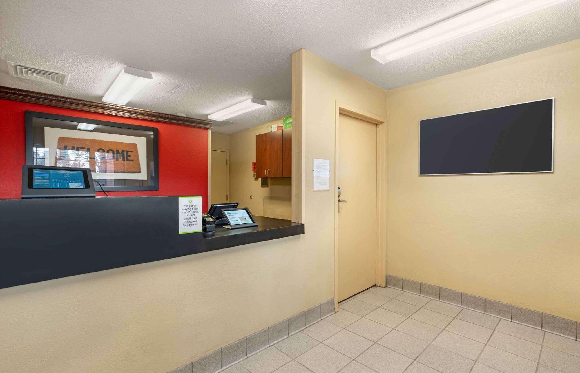 Extended Stay America Select Suites - Newport News - Oyster Point Екстериор снимка