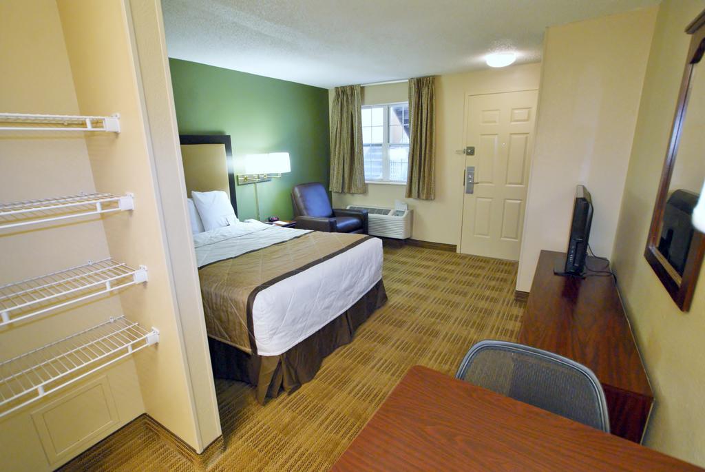 Extended Stay America Select Suites - Newport News - Oyster Point Екстериор снимка