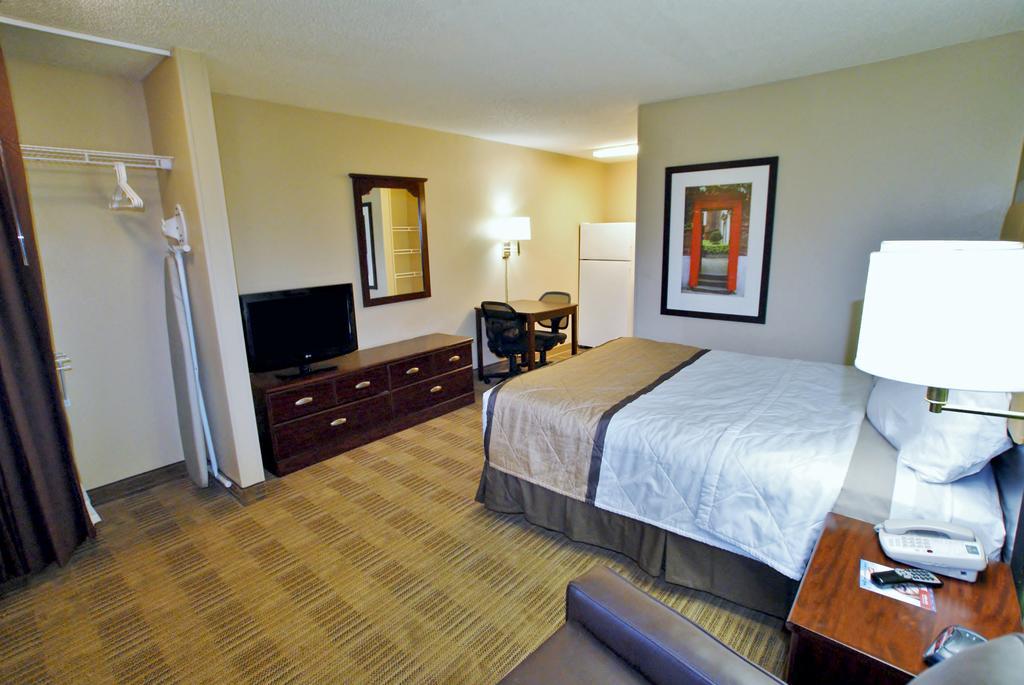 Extended Stay America Select Suites - Newport News - Oyster Point Екстериор снимка