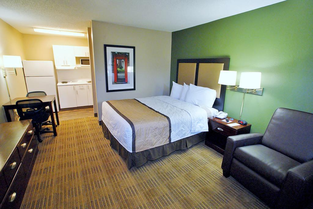 Extended Stay America Select Suites - Newport News - Oyster Point Екстериор снимка