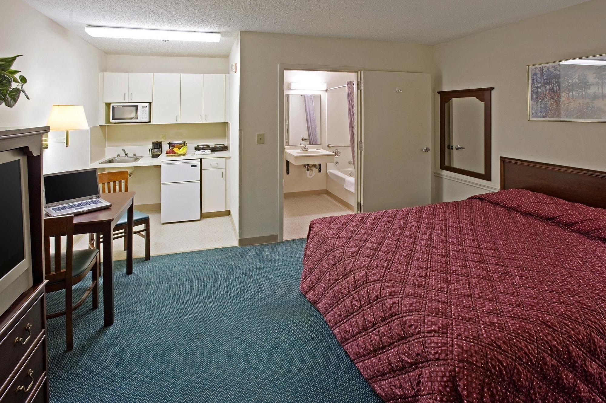 Extended Stay America Select Suites - Newport News - Oyster Point Екстериор снимка