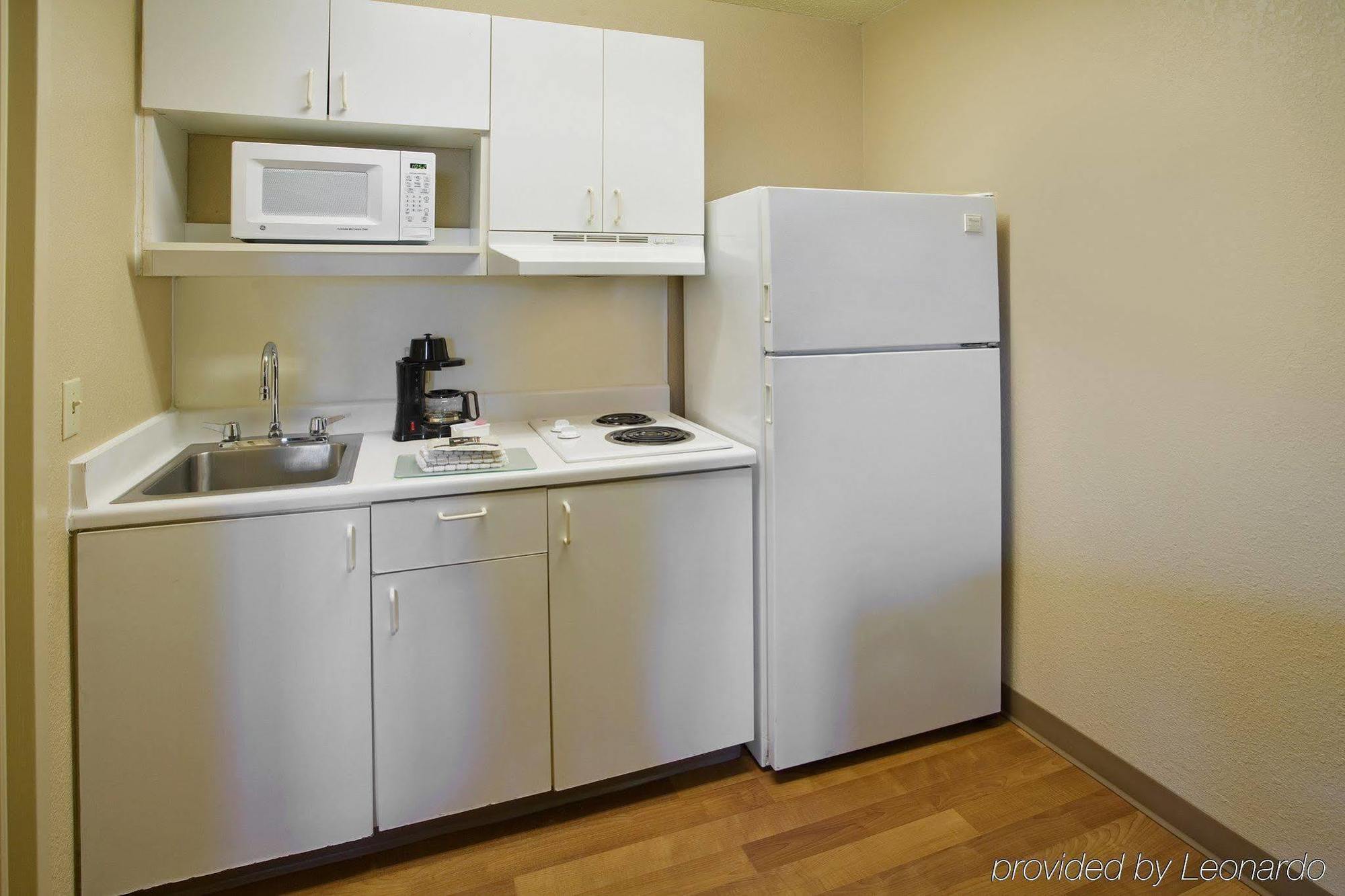 Extended Stay America Select Suites - Newport News - Oyster Point Екстериор снимка